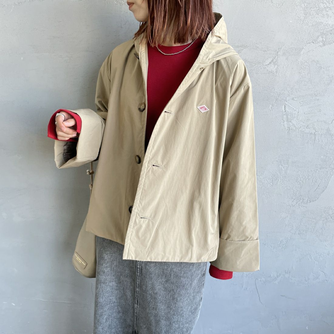 DANTON [ダントン] ピーチタフタ フーデッドジャケット [DT-A0673PNT] BEIGE &&モデル身長：158cm 着用サイズ：36&&