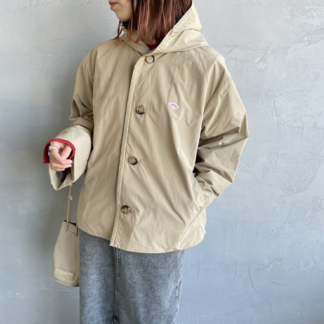 DANTON [ダントン] ピーチタフタ フーデッドジャケット [DT-A0673PNT] BEIGE &&モデル身長：158cm 着用サイズ：36&&