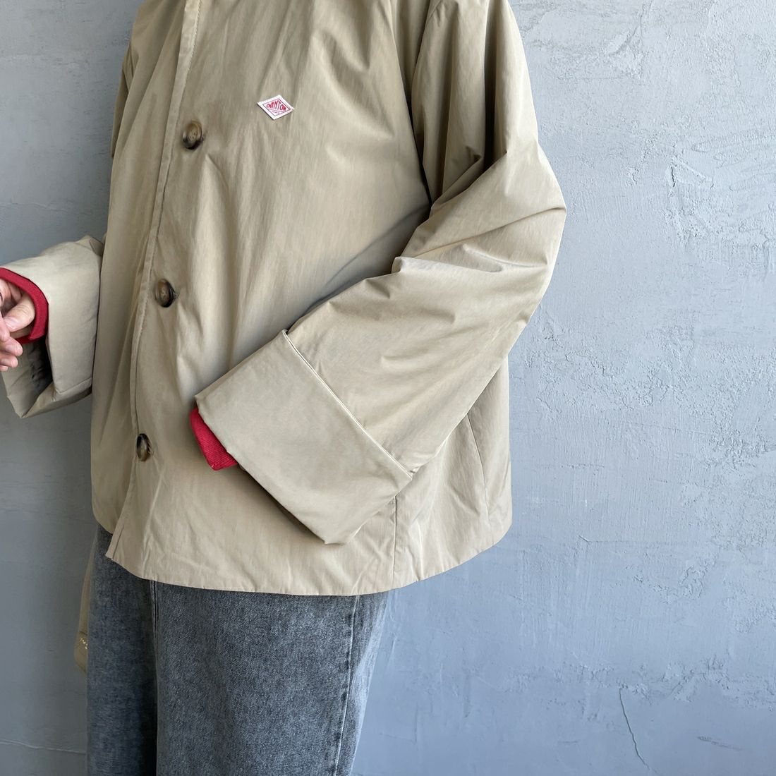 DANTON [ダントン] ピーチタフタ フーデッドジャケット [DT-A0673PNT] BEIGE &&モデル身長：158cm 着用サイズ：36&&