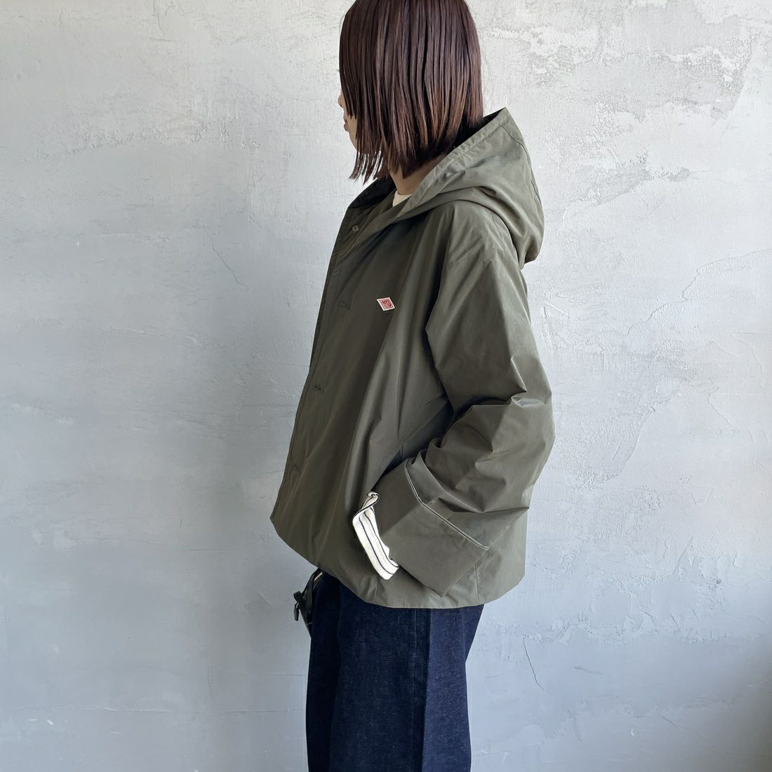 DANTON [ダントン] ピーチタフタ フーデッドジャケット [DT-A0673PNT] DEEP OLIVE &&モデル身長：160cm 着用サイズ：34&&