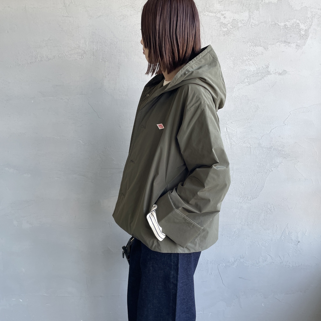 DANTON [ダントン] ピーチタフタ フーデッドジャケット [DT-A0673PNT] DEEP OLIVE &&モデル身長：160cm 着用サイズ：34&&