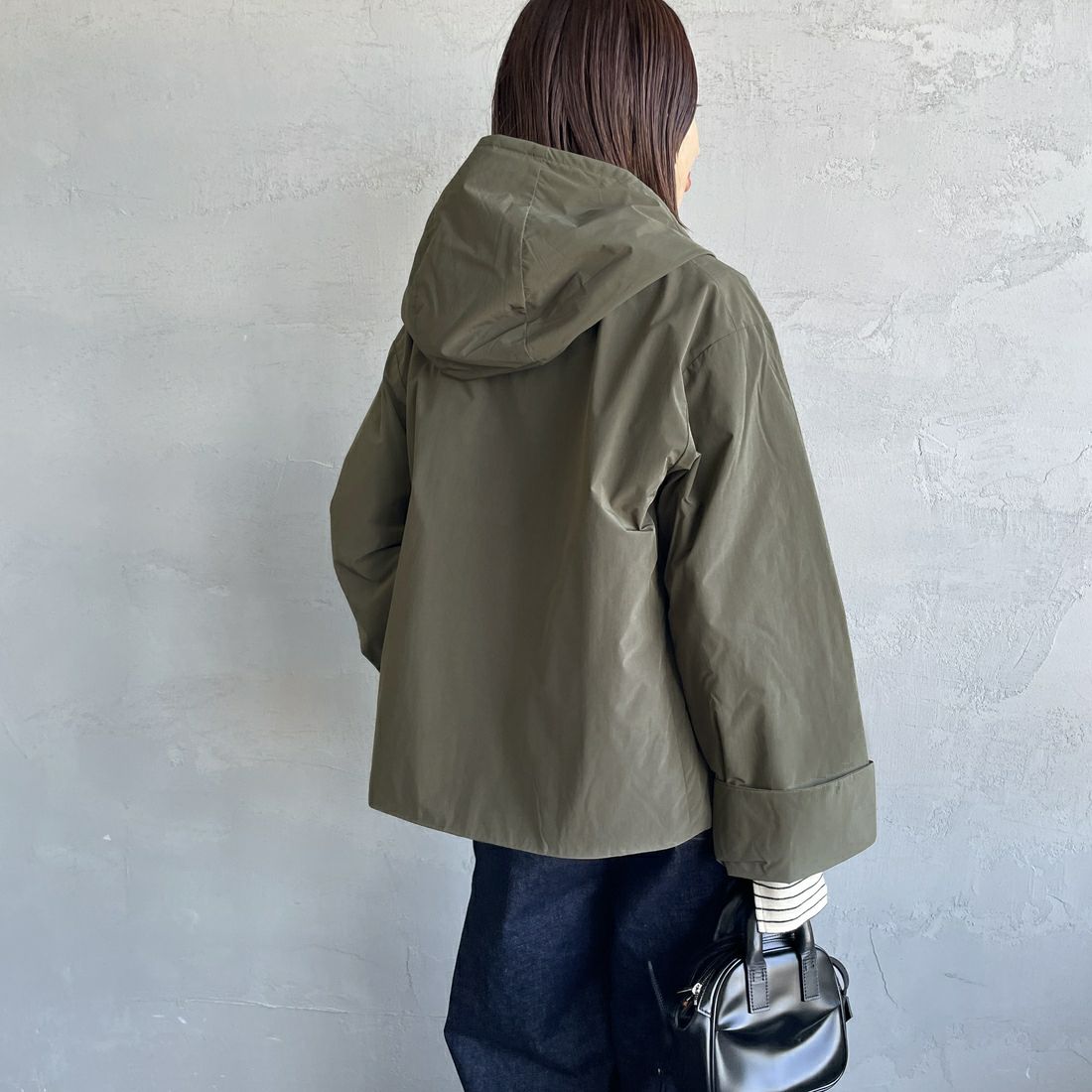 DANTON [ダントン] ピーチタフタ フーデッドジャケット [DT-A0673PNT] DEEP OLIVE &&モデル身長：160cm 着用サイズ：34&&