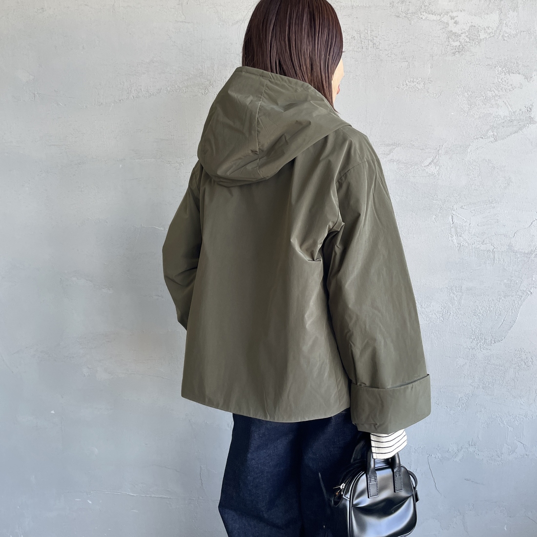 DANTON [ダントン] ピーチタフタ フーデッドジャケット [DT-A0673PNT] DEEP OLIVE &&モデル身長：160cm 着用サイズ：34&&