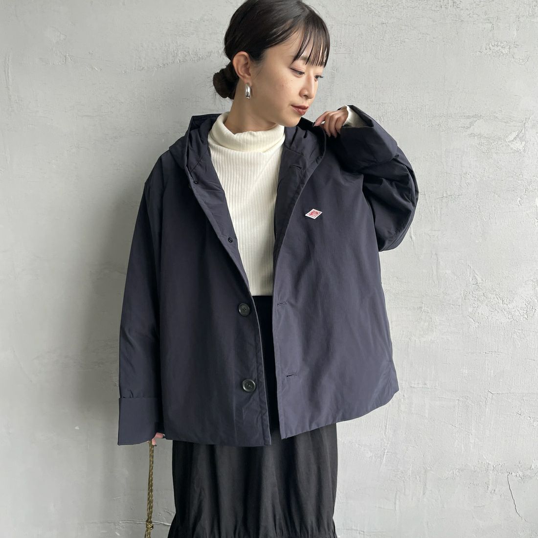 DANTON [ダントン] ピーチタフタ フーデッドジャケット [DT-A0673PNT] NAVY &&モデル身長：150cm 着用サイズ：34&&