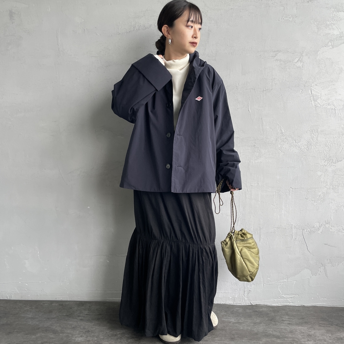 DANTON [ダントン] ピーチタフタ フーデッドジャケット [DT-A0673PNT] NAVY &&モデル身長：150cm 着用サイズ：34&&