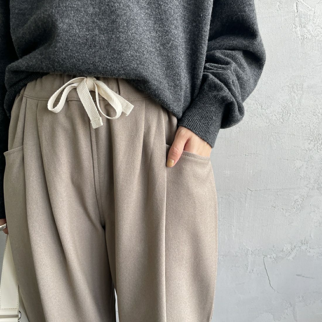 DANTON [ダントン] タックパンツ [DT-E0274FLP] TAUPE &&モデル身長：158cm 着用サイズ：36&&