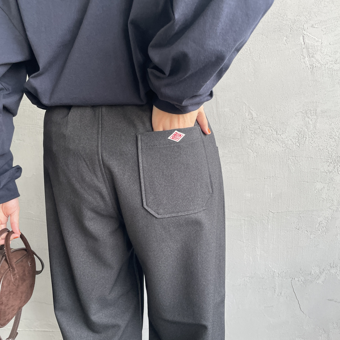 DANTON [ダントン] タックパンツ [DT-E0274FLP] DK.GRN GRY &&モデル身長：160cm 着用サイズ：36&&