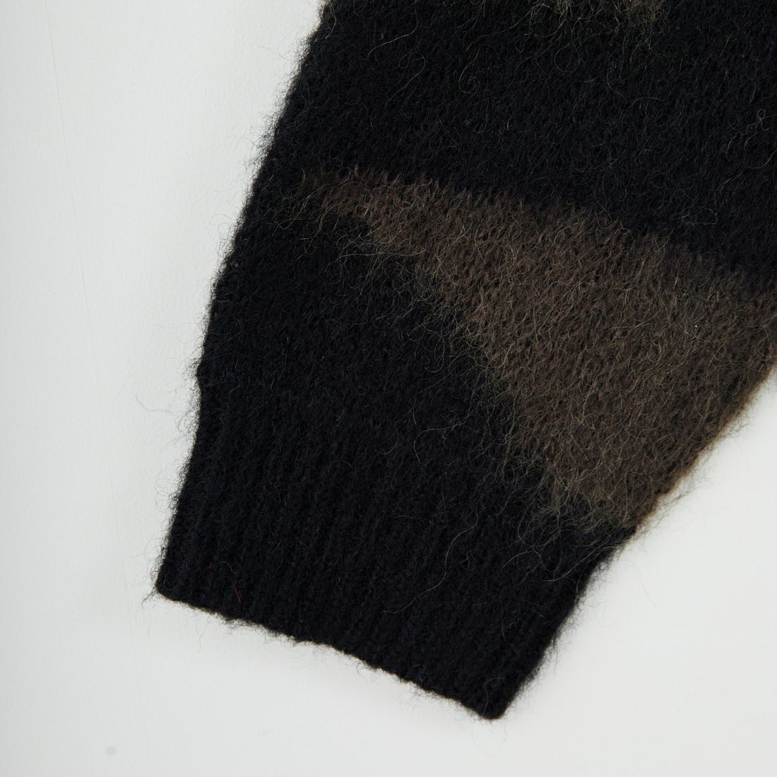 Tony Taizsun [トニータイズサン] マーブルモヘアクルーネックニット [25FW-018] BLK/OLV