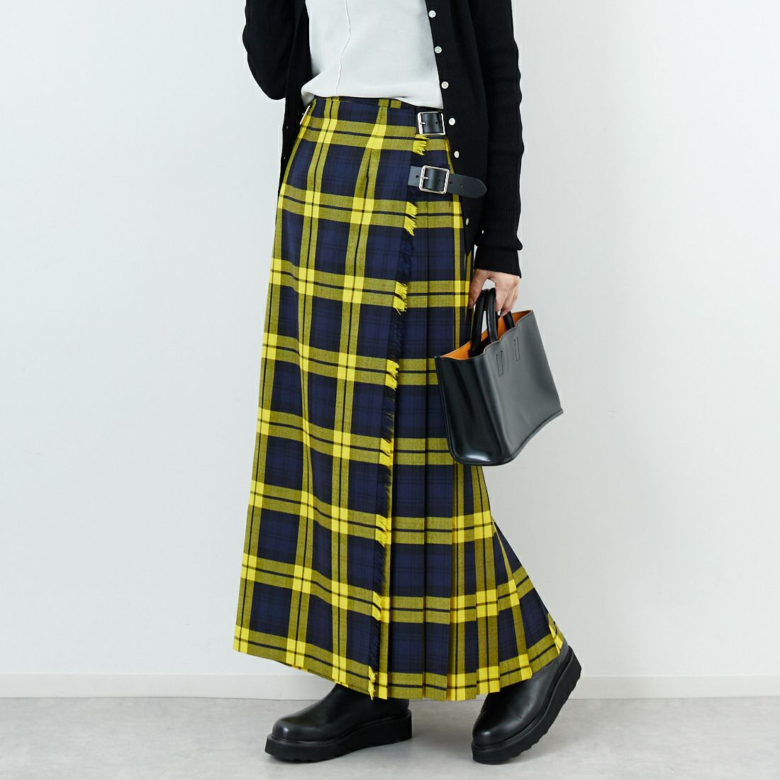 O'NEIL OF DUBLIN [オニールオブダブリン] ウールロングキルトスカート [12491] INISHBIGGL &&モデル身長：162cm 着用サイズ：8&&