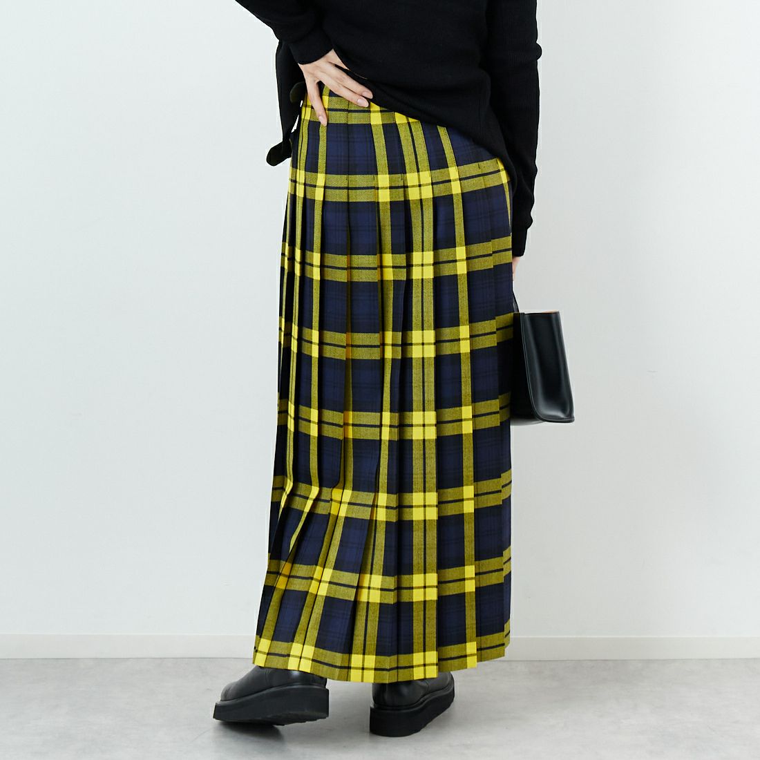 O'NEIL OF DUBLIN [オニールオブダブリン] ウールロングキルトスカート [12491] INISHBIGGL &&モデル身長：162cm 着用サイズ：8&&