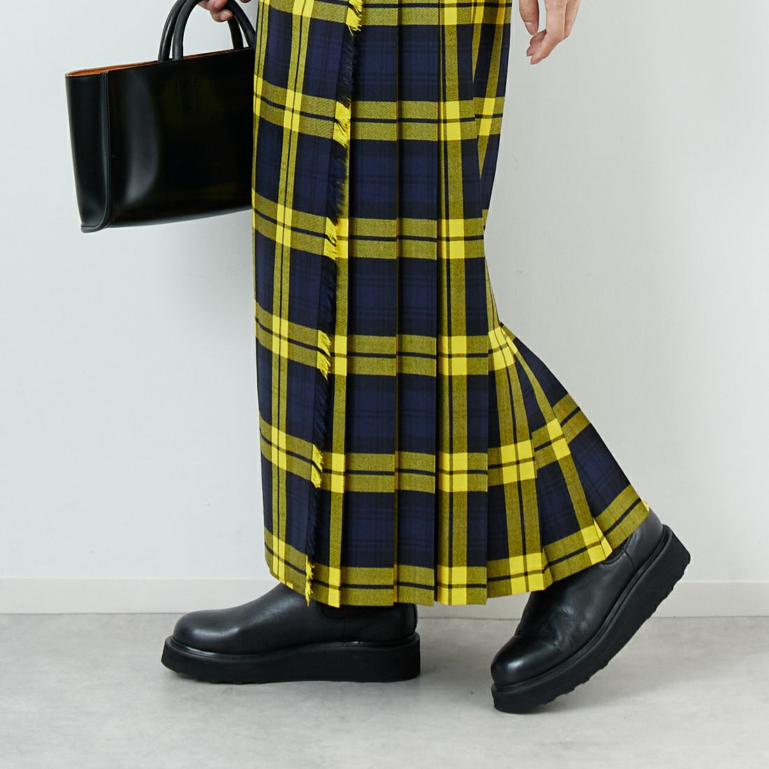 O'NEIL OF DUBLIN [オニールオブダブリン] ウールロングキルトスカート [12491] INISHBIGGL &&モデル身長：162cm 着用サイズ：8&&