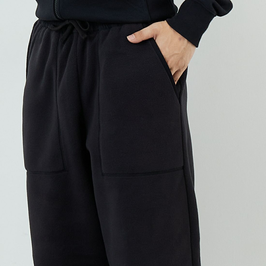 THE NORTH FACE [ザ ノースフェイス] フィールドフリースパンツ [NB82534] K &&モデル身長：179cm 着用サイズ：L&&