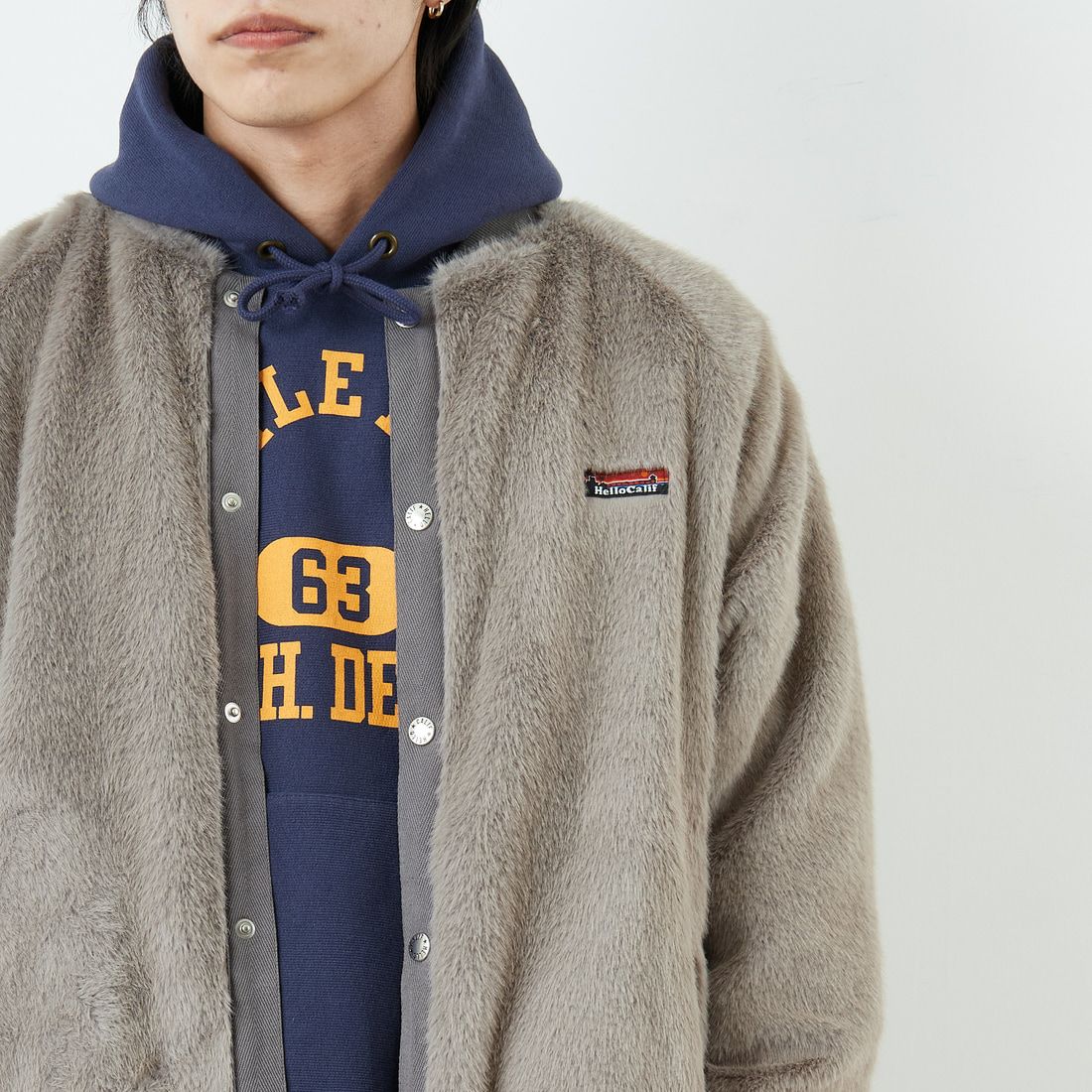 HELLO CALIF [ハローカリフ] ファーボンバーコーチジャケット [HC-254-057] GRYGE &&モデル身長：179cm 着用サイズ：L&&