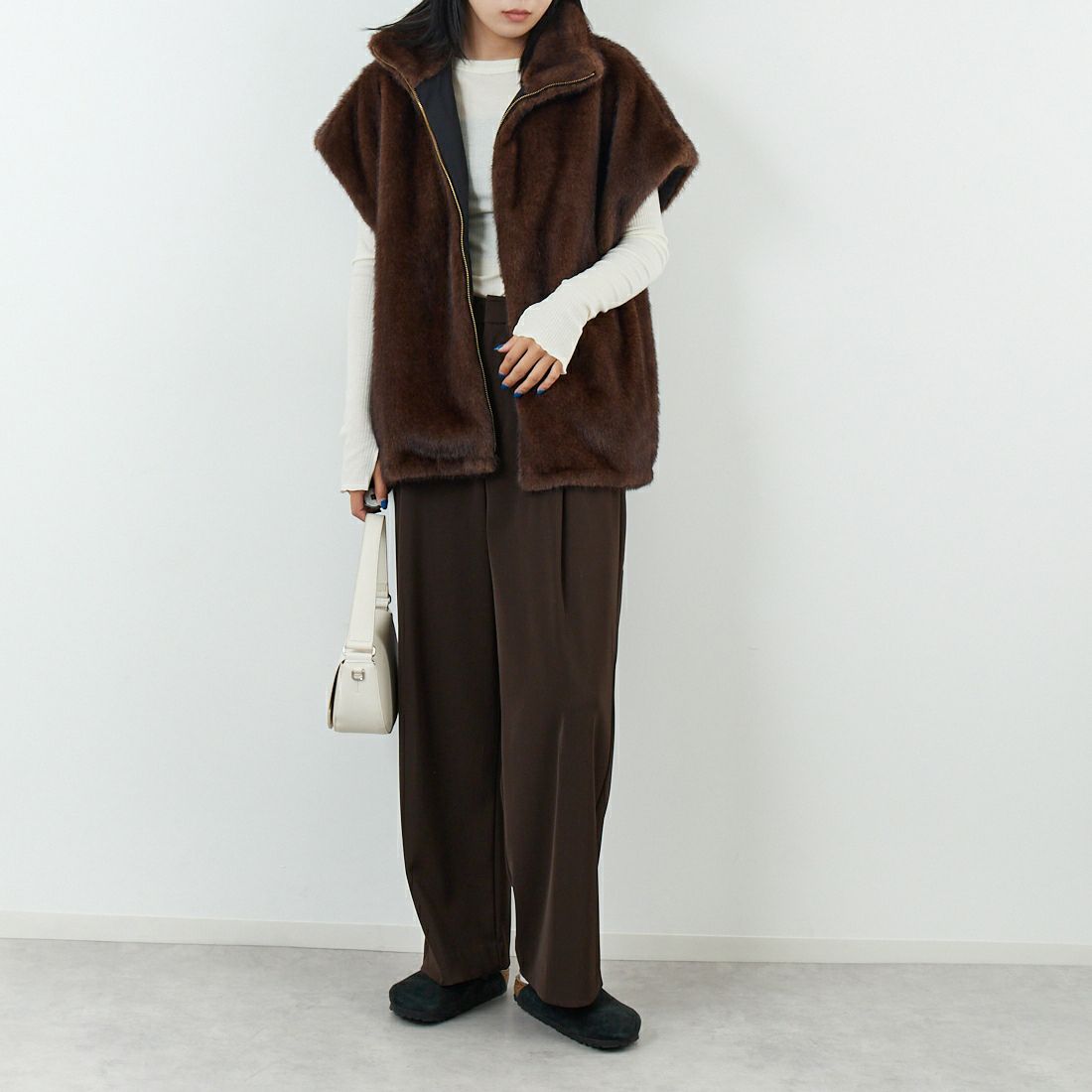 CLOCHE [クロシェ] ミンクファーライクベスト [55284507] ﾌﾞﾗｳﾝ &&モデル身長：167cm 着用サイズ：2&&