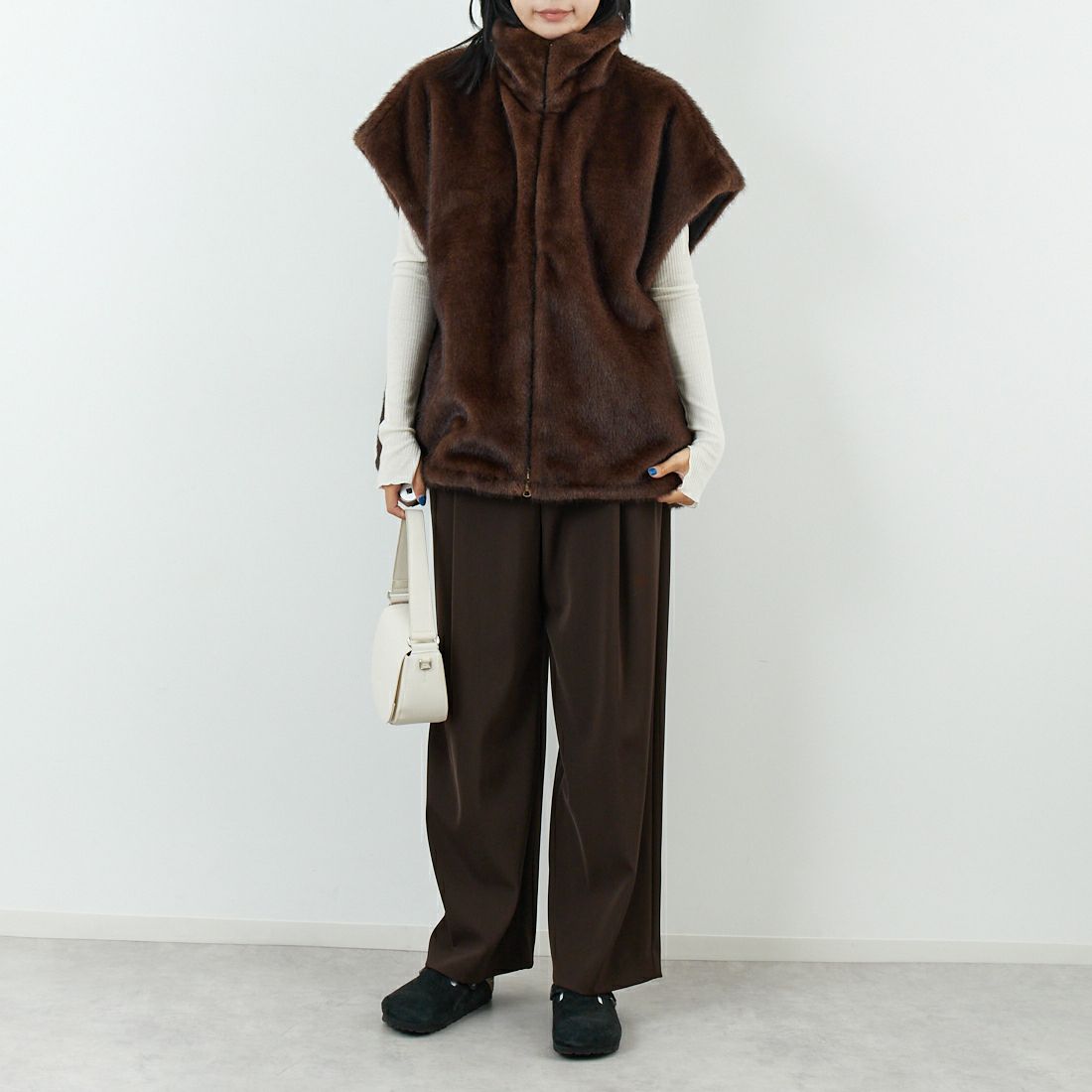 CLOCHE [クロシェ] ミンクファーライクベスト [55284507] ﾌﾞﾗｳﾝ &&モデル身長：167cm 着用サイズ：2&&