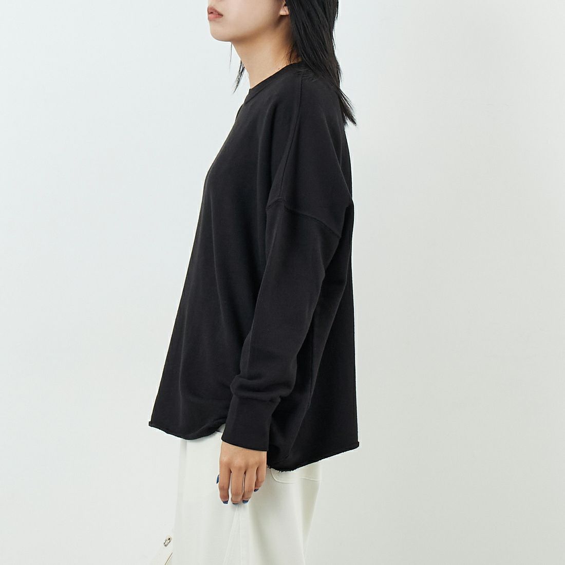 SCREEN STARS [スクリーンスターズ] 変形裏毛スウェットプルオーバー [2523-452IN-JF] BLACK &&モデル身長：167cm 着用サイズ：S&&