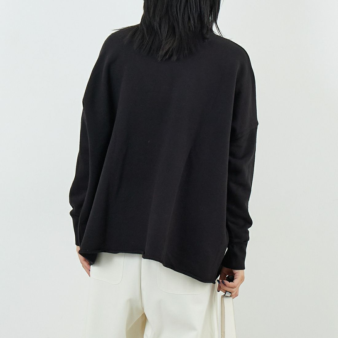 SCREEN STARS [スクリーンスターズ] 変形裏毛スウェットプルオーバー [2523-452IN-JF] BLACK &&モデル身長：167cm 着用サイズ：S&&