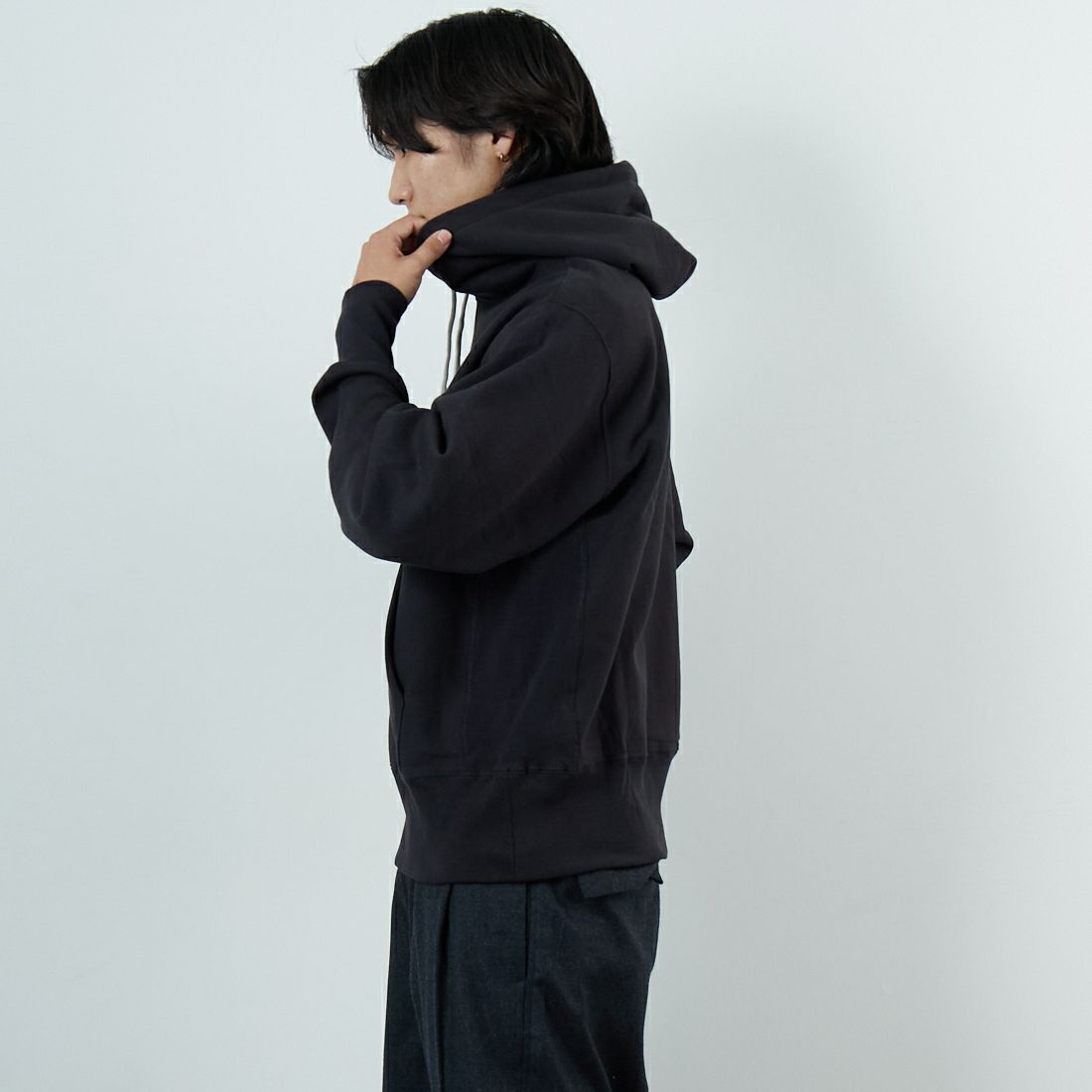 Health knit [ヘルスニット] ロッカーウェイト スウェットフーディ [HR25F-M152] INK BLACK &&モデル身長：179cm 着用サイズ：M&&