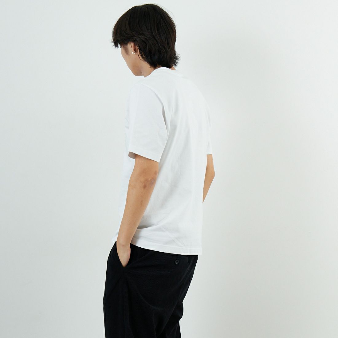 MAISON KITSUNE [メゾン キツネ] PILLAR コンフォートTシャツ [PM00115KJ7025] P100 WHITE &&モデル身長：179cm 着用サイズ：S&&