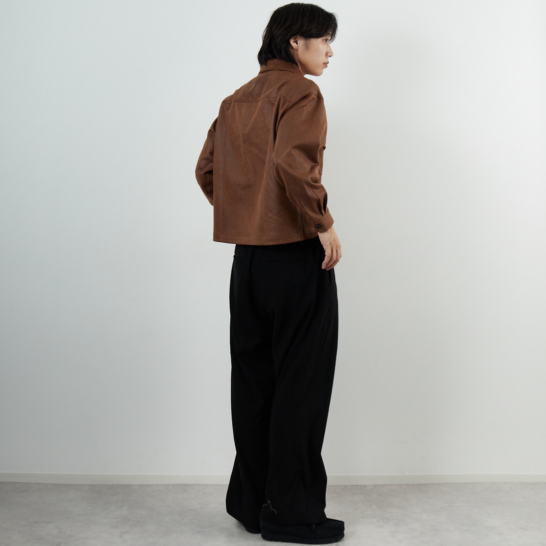 SLICK [スリック] シンセティックレザートラッカージャケット [5111047] 500 BROWN &&モデル身長：179cm 着用サイズ：1&&
