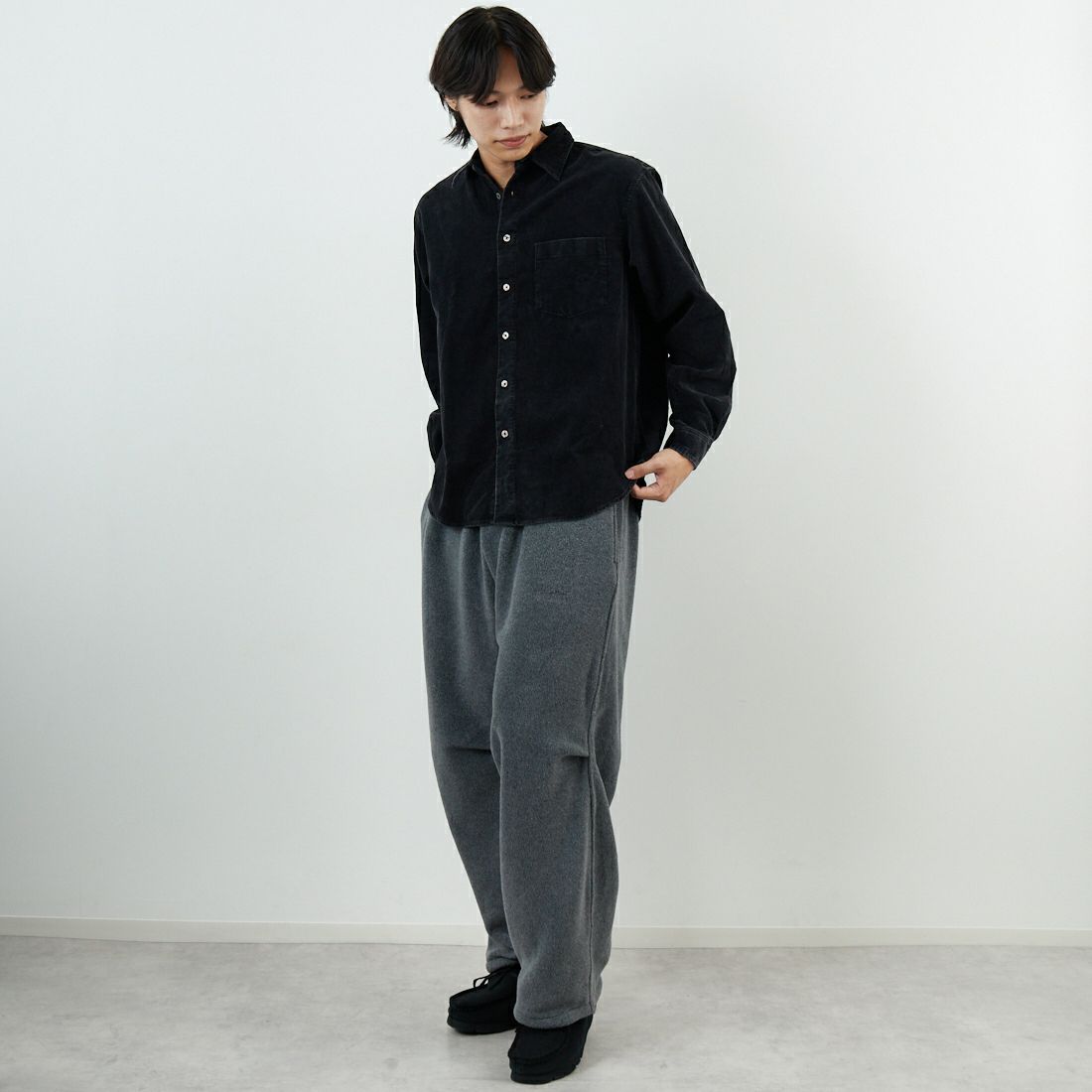 SLICK [スリック] サルファーダイ コーデュロイレギュラーシャツ [5121041] 700 BLACK &&モデル身長：179cm 着用サイズ：1&&