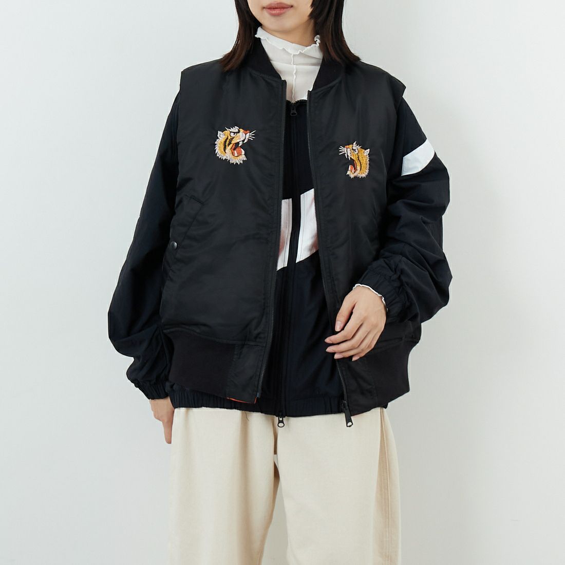 THRIFTY LOOK [スリフティールック] MA-1 刺繍ベスト [TL25F032] BLACK &&モデル身長：162cm 着用サイズ：XS&&