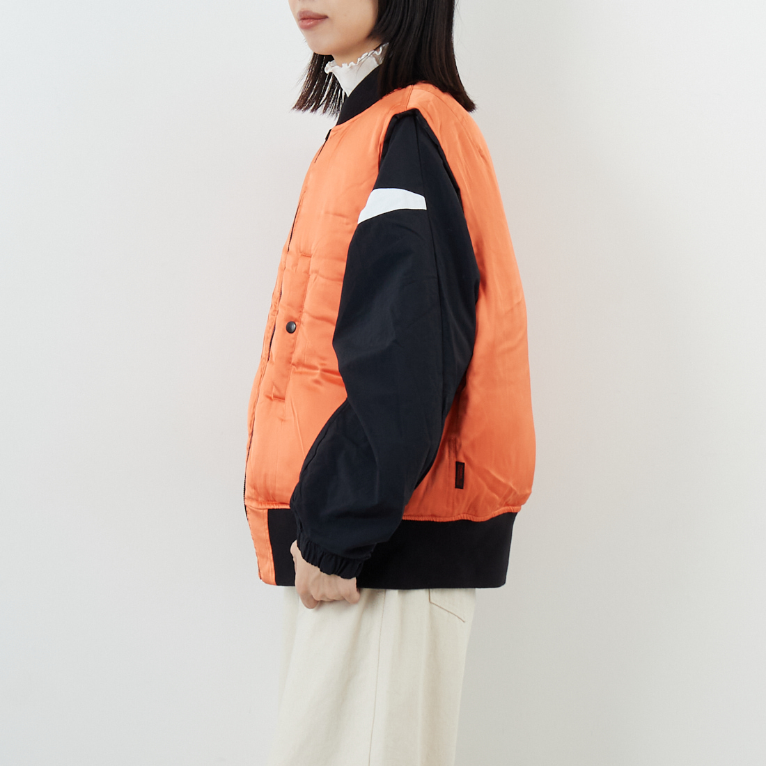 THRIFTY LOOK [スリフティールック] MA-1 刺繍ベスト [TL25F032] BLACK &&モデル身長：162cm 着用サイズ：XS&&