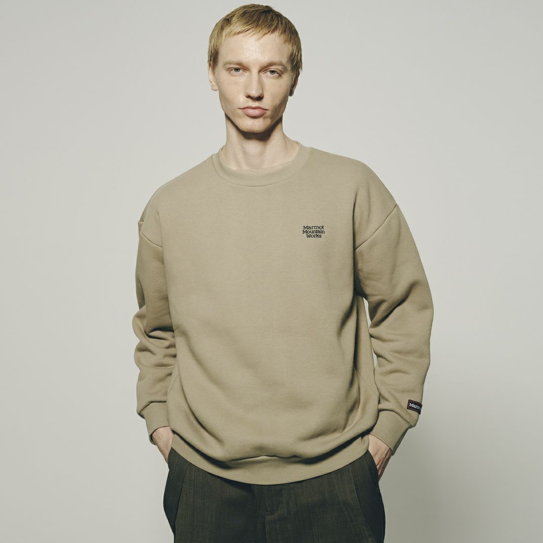 Marmot [マーモット] 別注 ヒストリーロゴ バックプリントスウェット [MTFW25USW363IN-JF] BEIGE