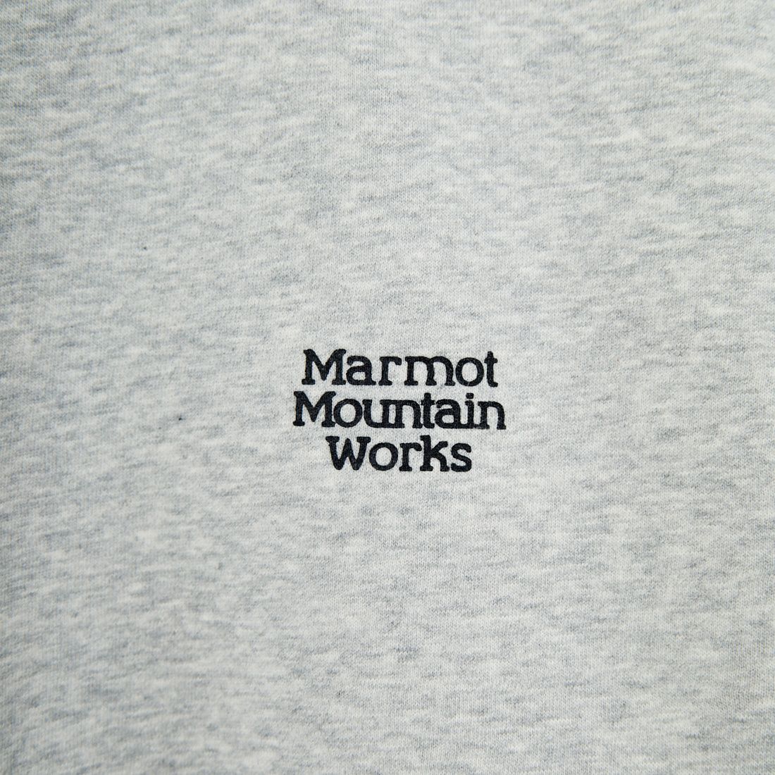 Marmot [マーモット] 別注 ヒストリーロゴ バックプリントスウェット [MTFW25USW363IN-JF] TOP GRAY