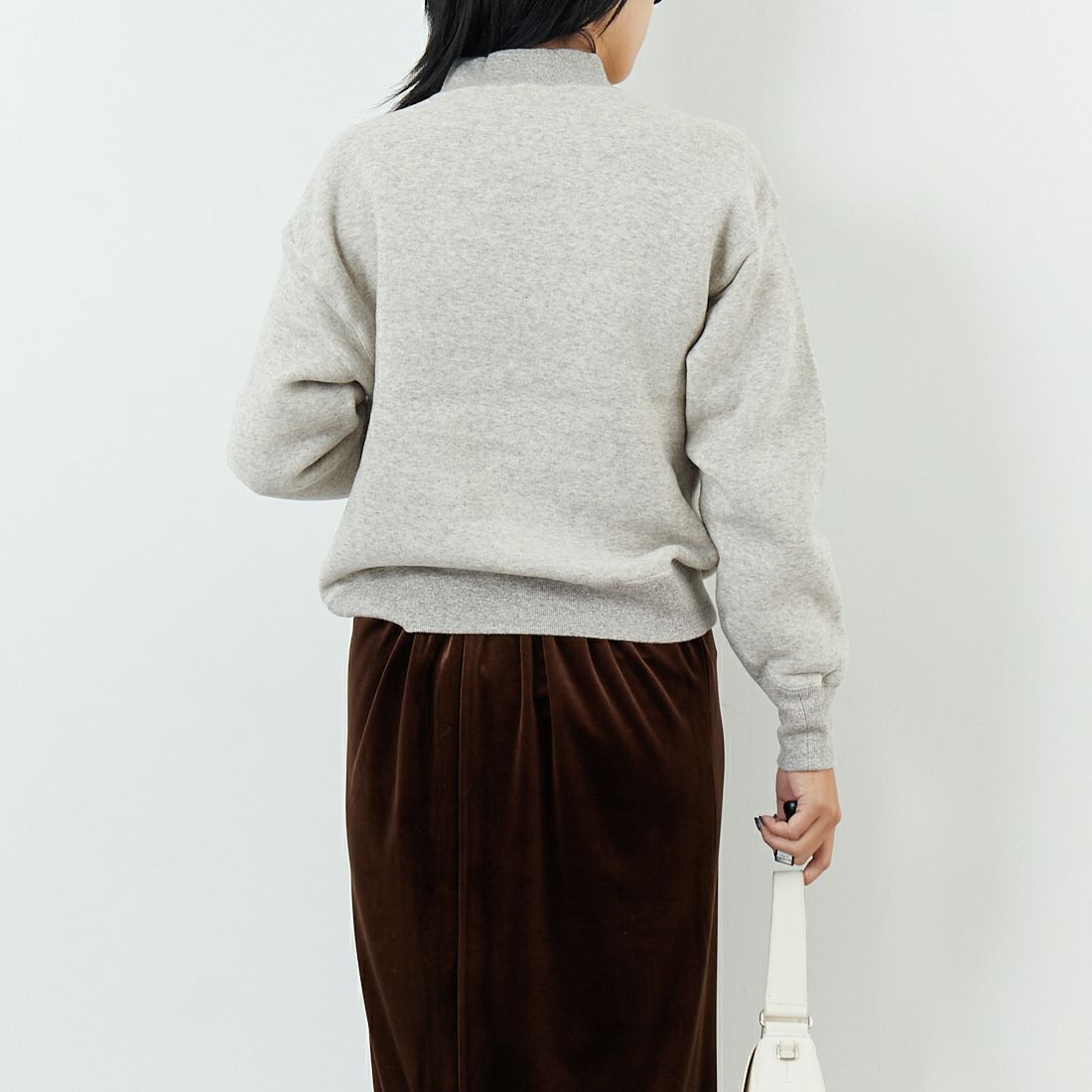 TICCA [ティッカ] ダウニー裏毛ハイネックプルオーバー [TBEA-301] LIGHT GREY &&モデル身長：167cm 着用サイズ：F&&