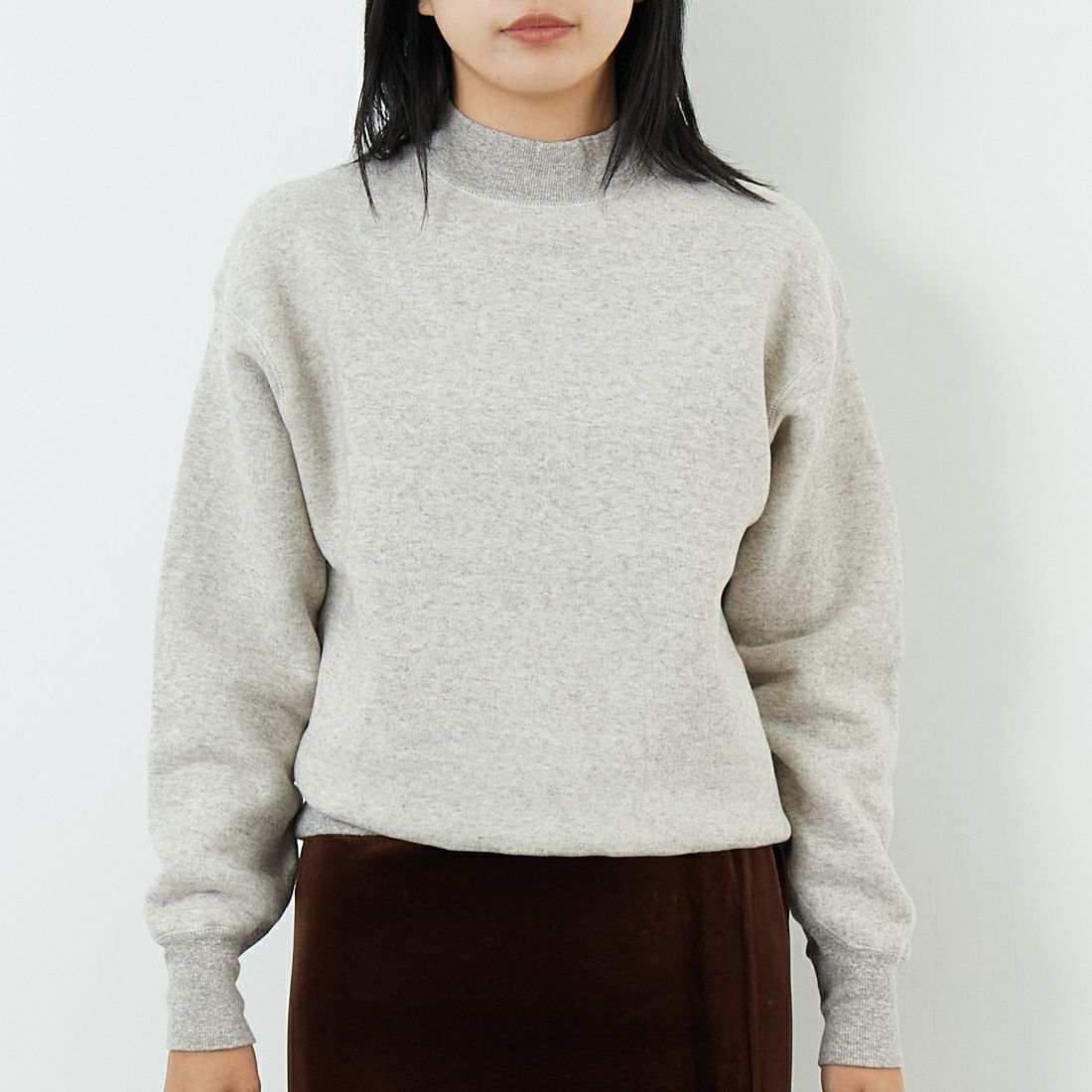 TICCA [ティッカ] ダウニー裏毛ハイネックプルオーバー [TBEA-301] LIGHT GREY &&モデル身長：167cm 着用サイズ：F&&