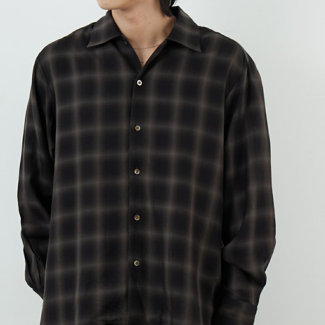 MANUAL ALPHABET [マニュアルアルファベット] ツイルフェードチェックシャツ [MA-S-806] BLACK &&モデル身長：179cm 着用サイズ：2&&