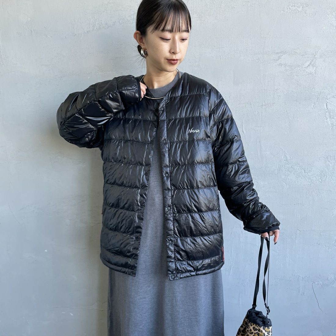 NANGA [ナンガ] 7デイズインナーダウンカーディガン [N2530-0I061A] BLK &&モデル身長：150cm 着用サイズ：S&&