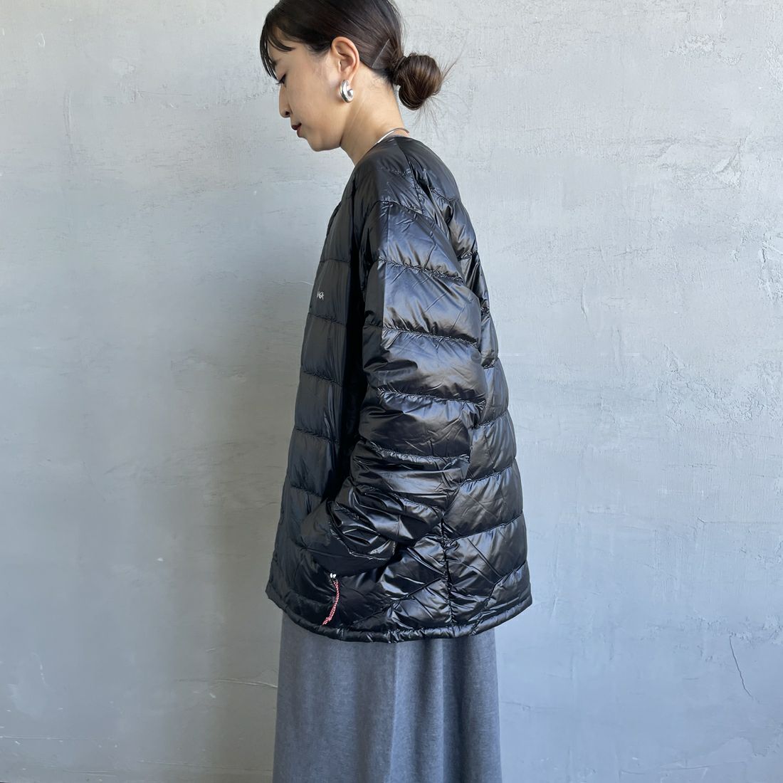 NANGA [ナンガ] 7デイズインナーダウンカーディガン [N2530-0I061A] BLK &&モデル身長：150cm 着用サイズ：S&&