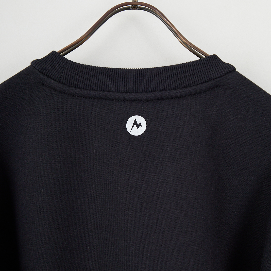 Marmot [マーモット] 別注 ワンポイントロゴ ポケットスウェット [MTFW25USW361IN-JF] BLACK