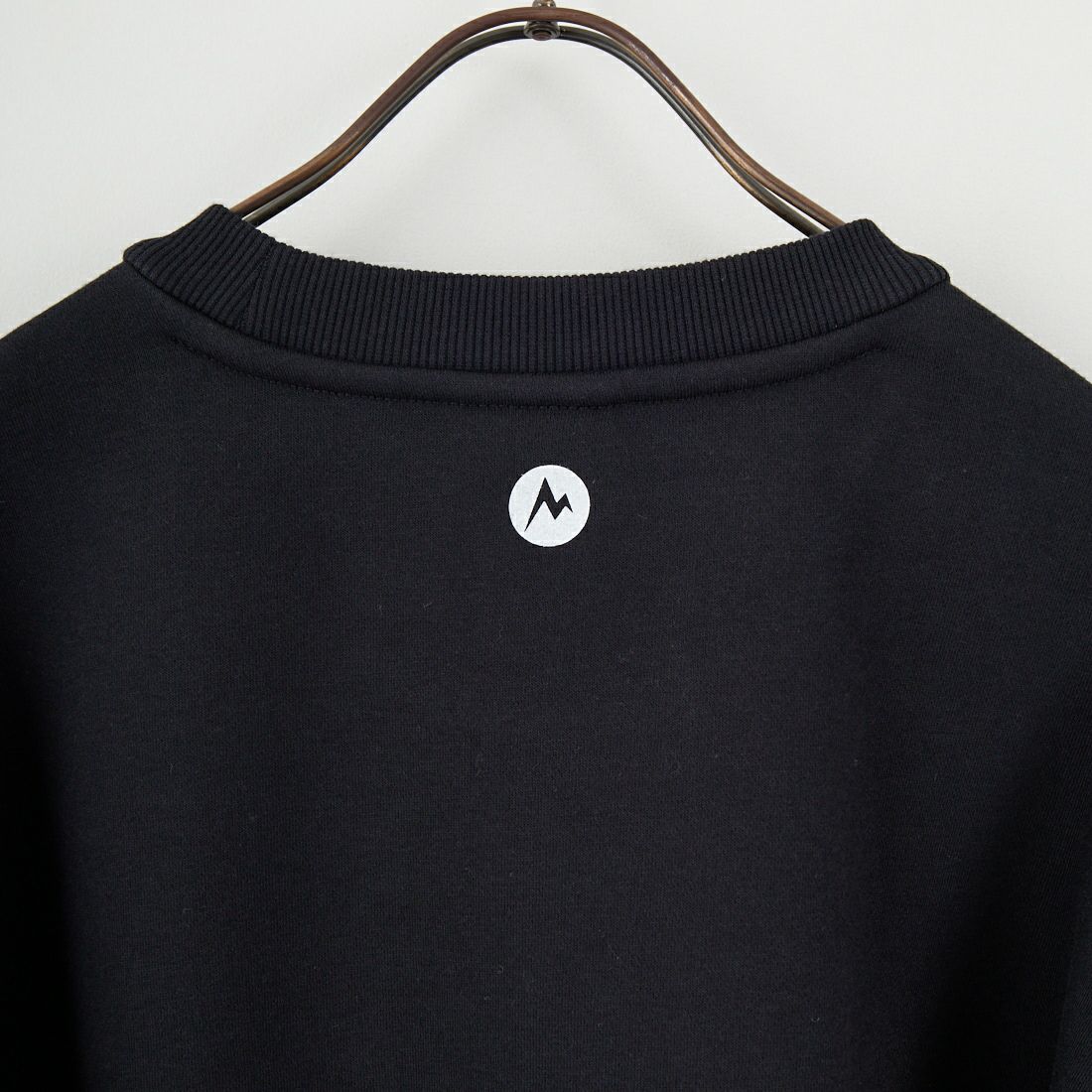 Marmot [マーモット] 別注 ワンポイントロゴ ポケットスウェット [MTFW25USW361IN-JF] BLACK