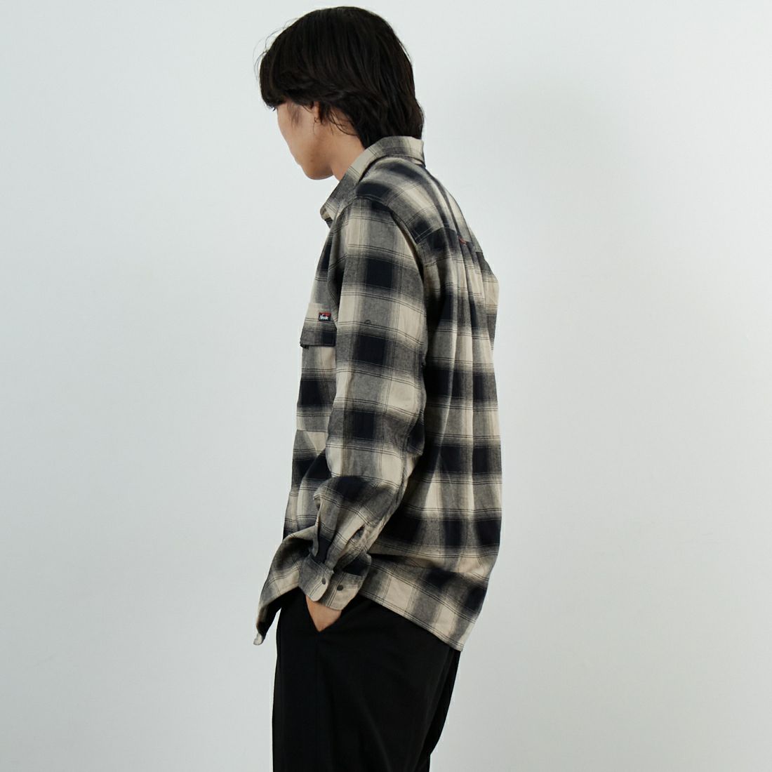 NANGA [ナンガ] オンブレチェック ダブルポケット ボックスシャツ [N2530-1I110A] BLK &&モデル身長：179cm 着用サイズ：M&&