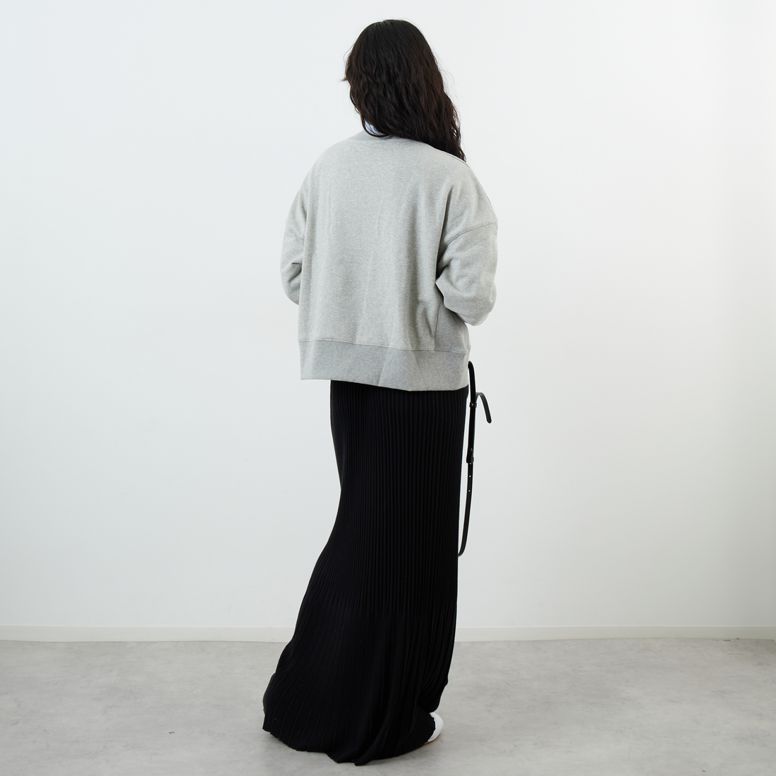 NANGA [ナンガ] ウィメンズ エコハイブリッドスウェットシャツ [NW2442-1F005] L.GRY &&モデル身長：162cm 着用サイズ：WM&&