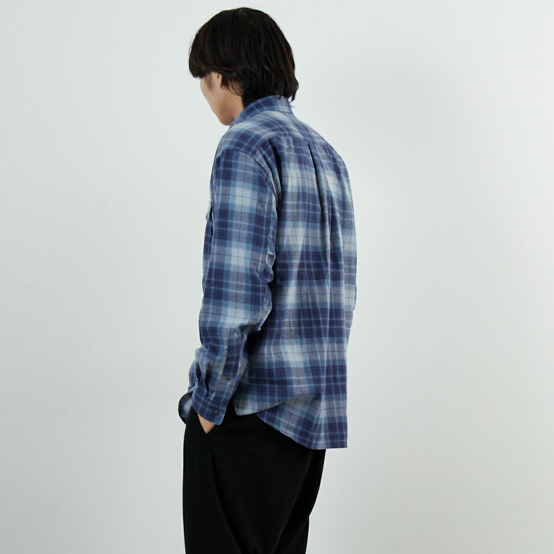 NANGA [ナンガ] フェードタータンチェックキャンプシャツ [N2530-1I107A] BLU &&モデル身長：179cm 着用サイズ：M&&