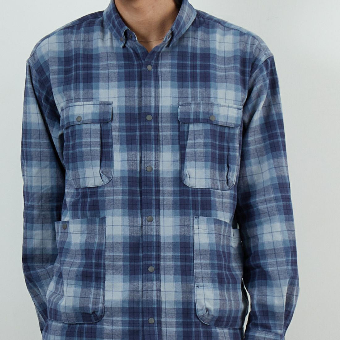 NANGA [ナンガ] フェードタータンチェックキャンプシャツ [N2530-1I107A] BLU &&モデル身長：179cm 着用サイズ：M&&