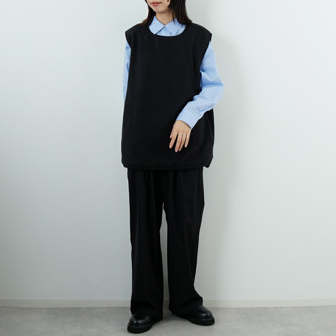 BURLAP OUTFITTER [バーラップ アウトフィッター] スリーブレスベスト [SLEEVELESS-VEST] BLACK &&モデル身長：162cm 着用サイズ：S&&