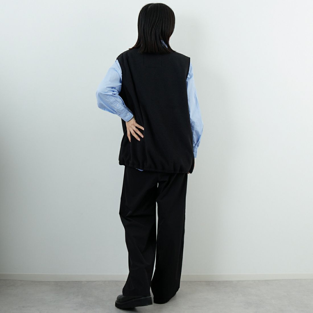 BURLAP OUTFITTER [バーラップ アウトフィッター] スリーブレスベスト [SLEEVELESS-VEST] BLACK &&モデル身長：162cm 着用サイズ：S&&