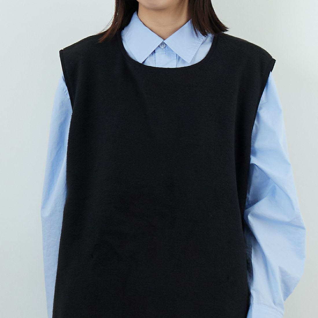 BURLAP OUTFITTER [バーラップ アウトフィッター] スリーブレスベスト [SLEEVELESS-VEST] BLACK &&モデル身長：162cm 着用サイズ：S&&