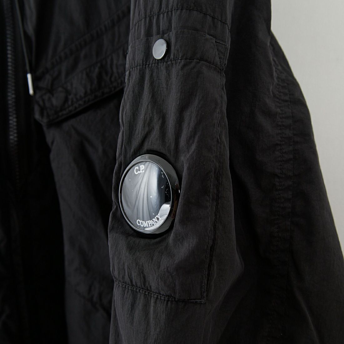 C.P.COMPANY [シーピーカンパニー] Chrome-R フーデッドジップオーバーシャツ [19CMOS084A] 999 BLACK