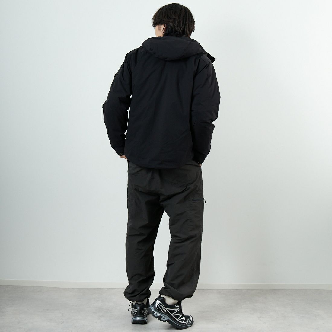C.P.COMPANY [シーピーカンパニー] Pro-Tek フーデッドパデッドジャケット [19CMOW006A] 999 BLACK &&モデル身長：179cm 着用サイズ：M&&