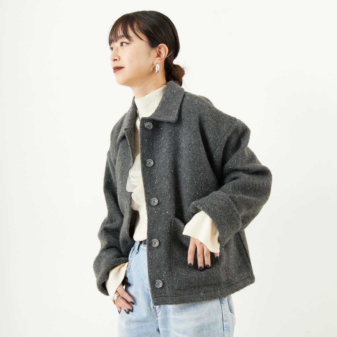 nenom [ネノム] ステンカラー ラメ起毛ジャケット [NE25132019] 08 CHARCOA &&モデル身長：150cm 着用サイズ：F&&