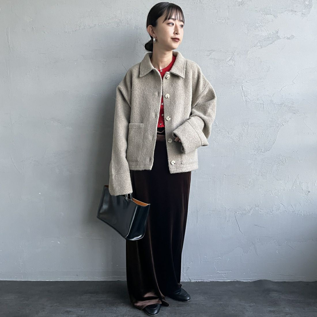 nenom [ネノム] ステンカラー ラメ起毛ジャケット [NE25132019] 22 BEIGE &&モデル身長：150cm 着用サイズ：F&&