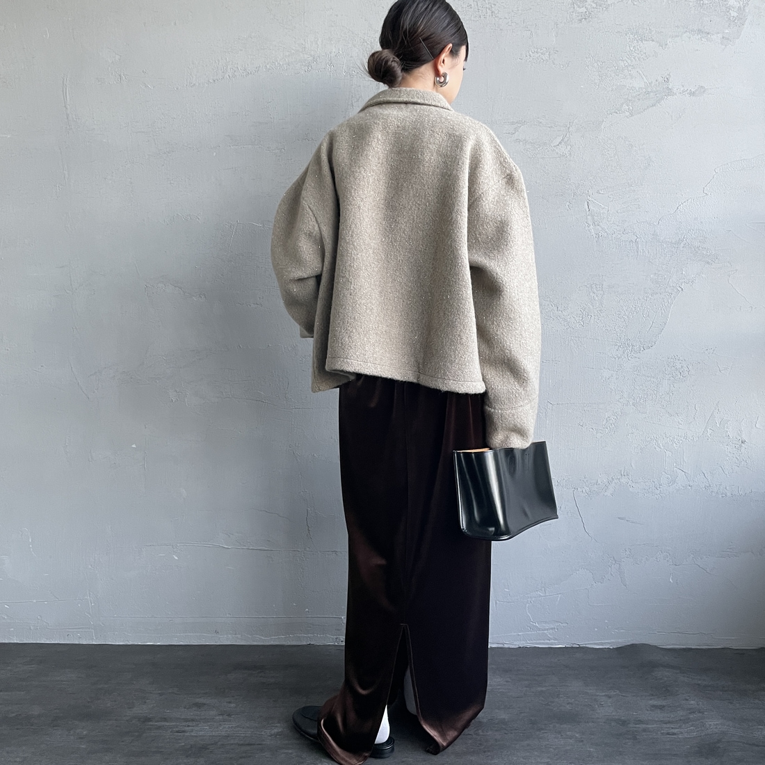 nenom [ネノム] ステンカラー ラメ起毛ジャケット [NE25132019] 22 BEIGE &&モデル身長：150cm 着用サイズ：F&&