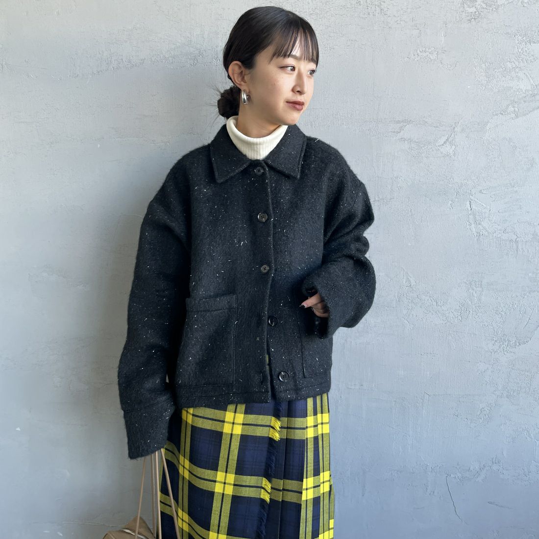 nenom [ネノム] ステンカラー ラメ起毛ジャケット [NE25132019] 09 BLACK &&モデル身長：150cm 着用サイズ：F&&