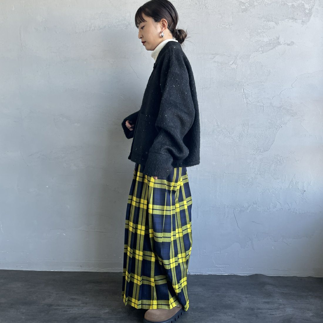 nenom [ネノム] ステンカラー ラメ起毛ジャケット [NE25132019] 09 BLACK &&モデル身長：150cm 着用サイズ：F&&